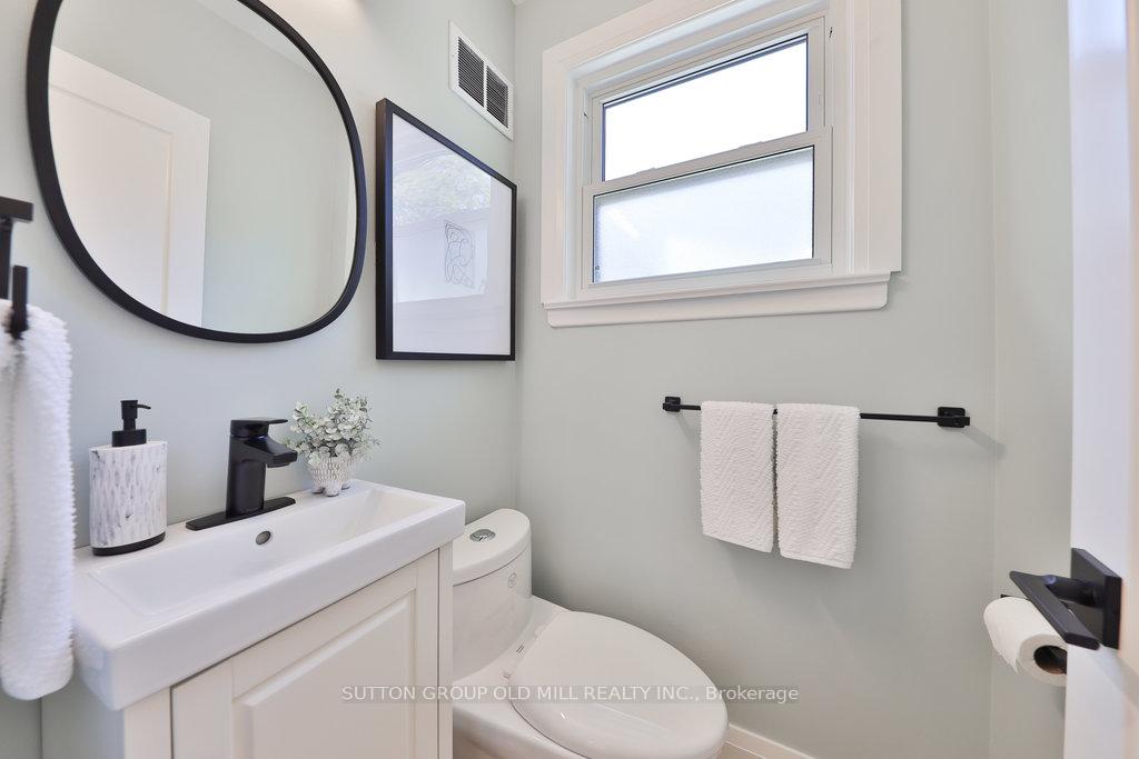 Photo 8 of 36 Laurelwood Crescent, Etobicoke, Willowridge-Martingrove-Richview — HOMEH