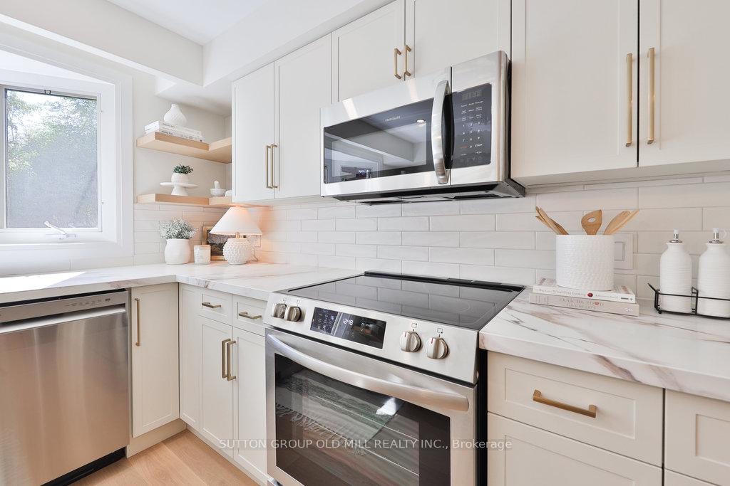 Photo 12 of 36 Laurelwood Crescent, Etobicoke, Willowridge-Martingrove-Richview — HOMEH