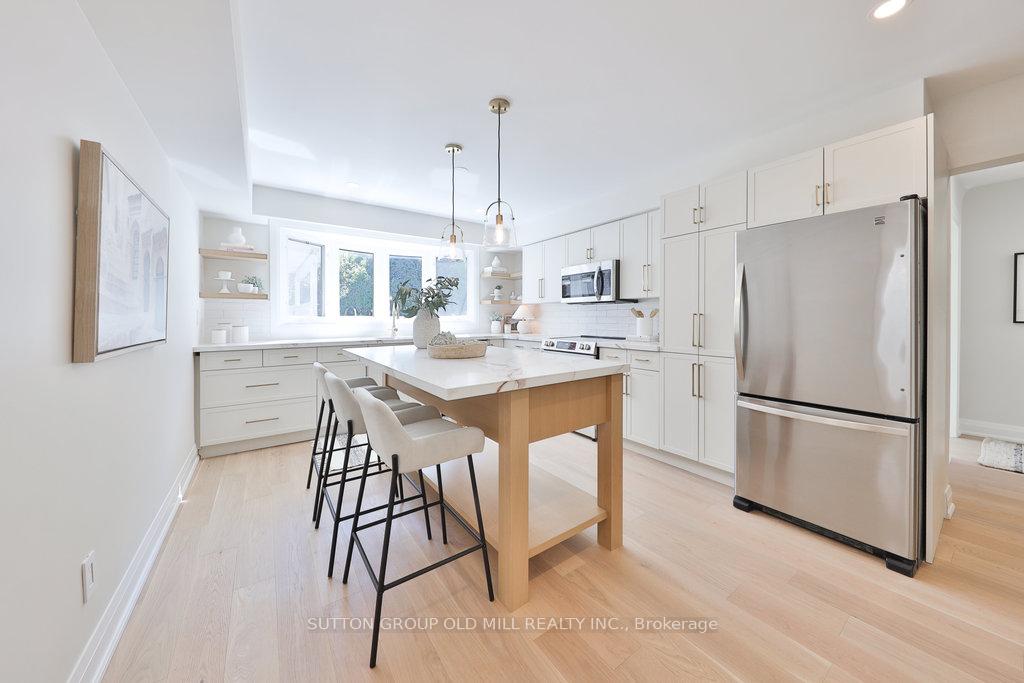 Photo 13 of 36 Laurelwood Crescent, Etobicoke, Willowridge-Martingrove-Richview — HOMEH