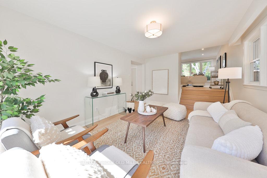 Photo 16 of 36 Laurelwood Crescent, Etobicoke, Willowridge-Martingrove-Richview — HOMEH