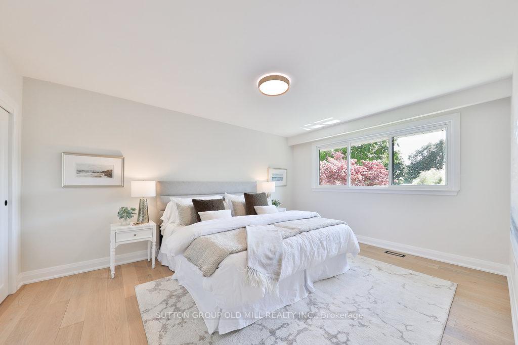 Photo 21 of 36 Laurelwood Crescent, Etobicoke, Willowridge-Martingrove-Richview — HOMEH