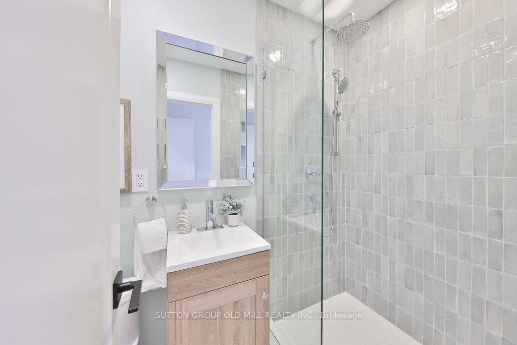 Photo 23 of 36 Laurelwood Crescent, Etobicoke, Willowridge-Martingrove-Richview — HOMEH