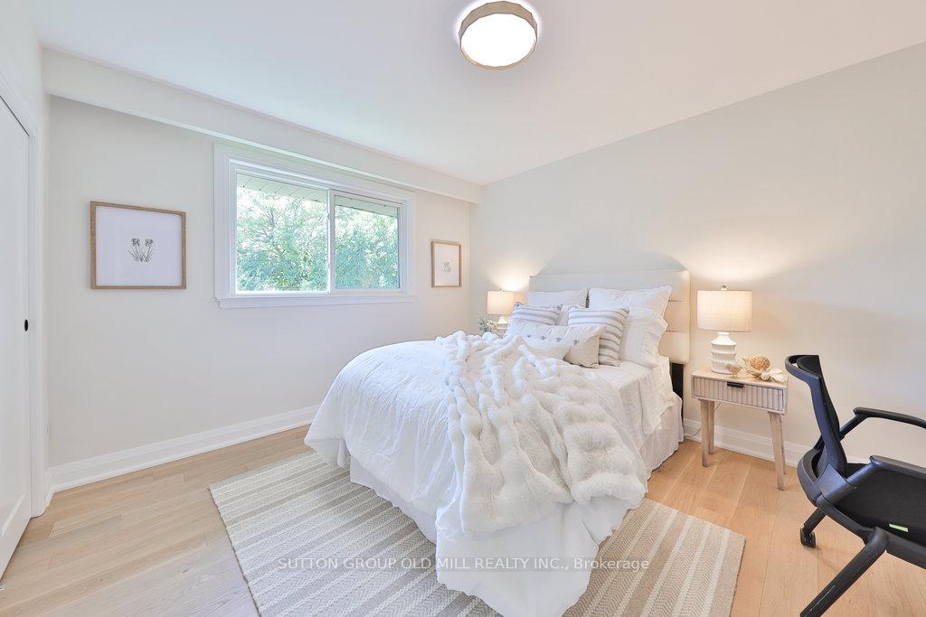 Photo 24 of 36 Laurelwood Crescent, Etobicoke, Willowridge-Martingrove-Richview — HOMEH