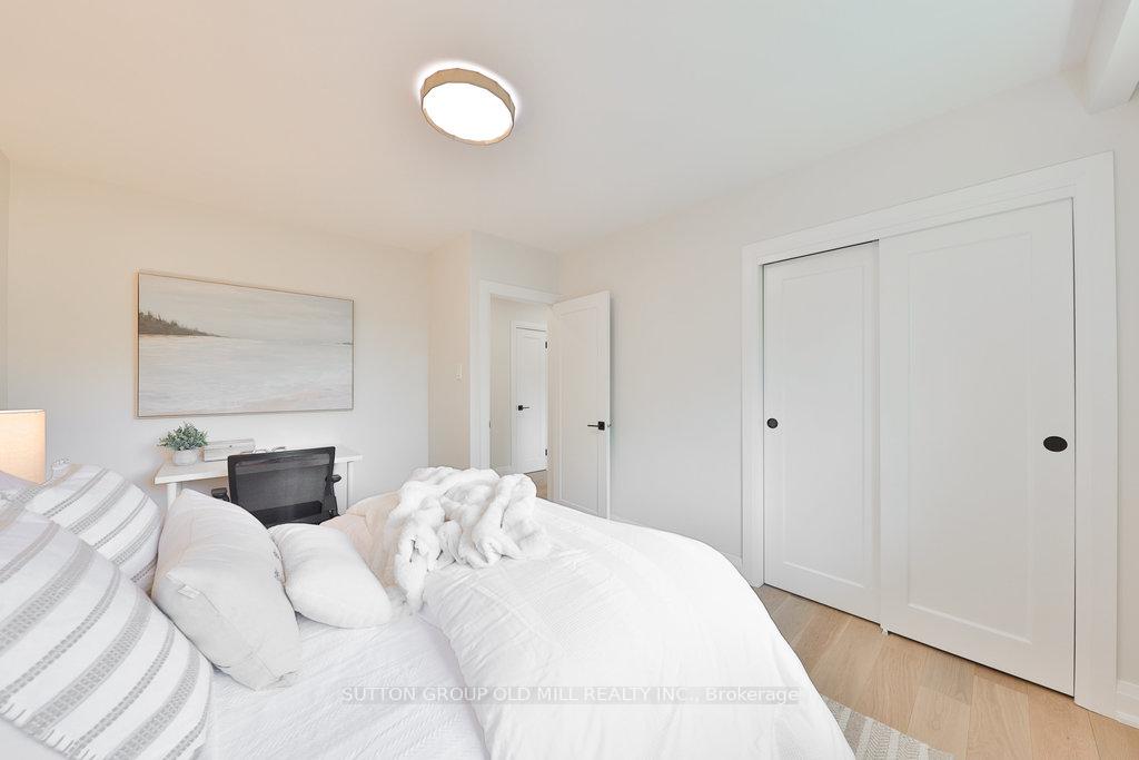 Photo 25 of 36 Laurelwood Crescent, Etobicoke, Willowridge-Martingrove-Richview — HOMEH