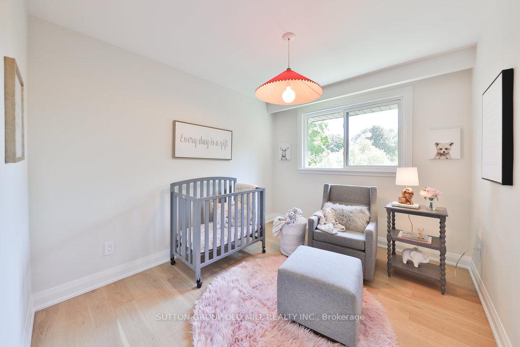 Photo 27 of 36 Laurelwood Crescent, Etobicoke, Willowridge-Martingrove-Richview — HOMEH