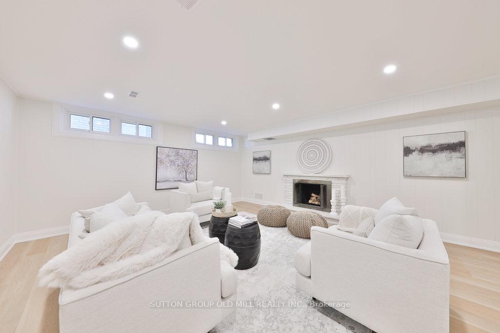 Photo 30 of 36 Laurelwood Crescent, Etobicoke, Willowridge-Martingrove-Richview — HOMEH