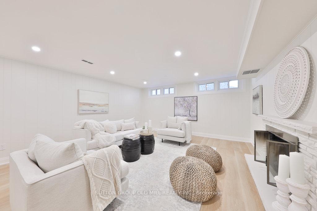 Photo 33 of 36 Laurelwood Crescent, Etobicoke, Willowridge-Martingrove-Richview — HOMEH
