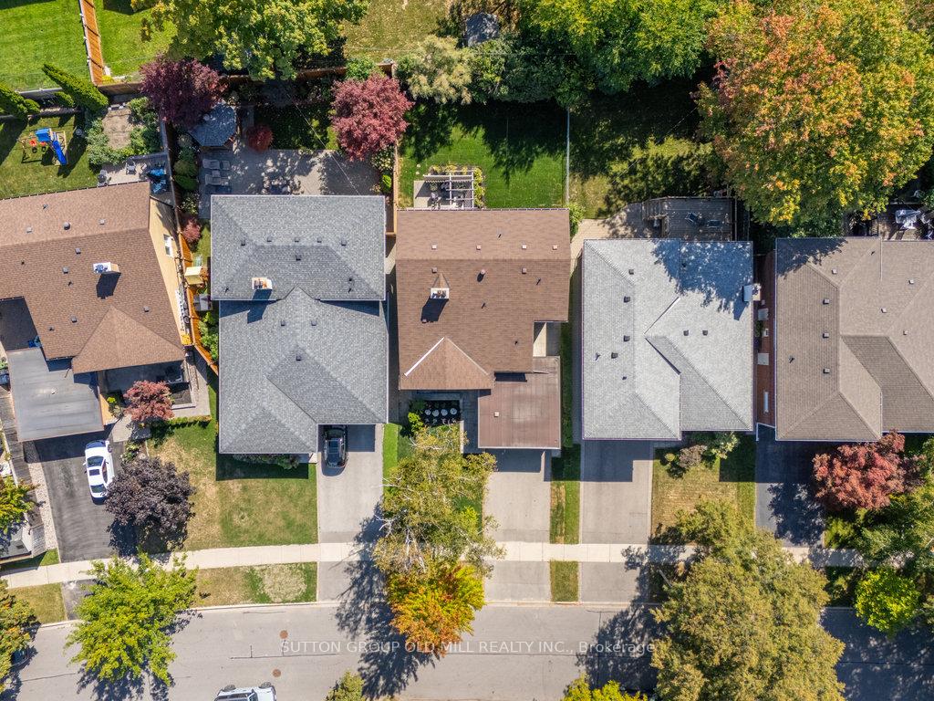 Photo 37 of 36 Laurelwood Crescent, Etobicoke, Willowridge-Martingrove-Richview — HOMEH