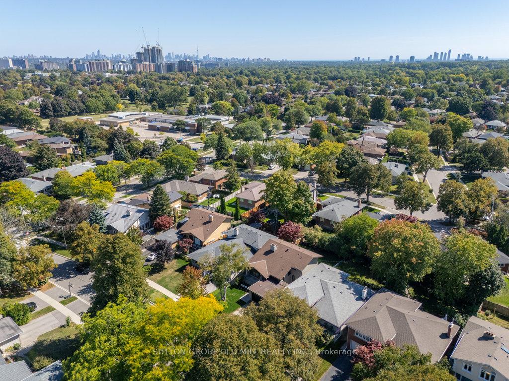 Photo 39 of 36 Laurelwood Crescent, Etobicoke, Willowridge-Martingrove-Richview — HOMEH
