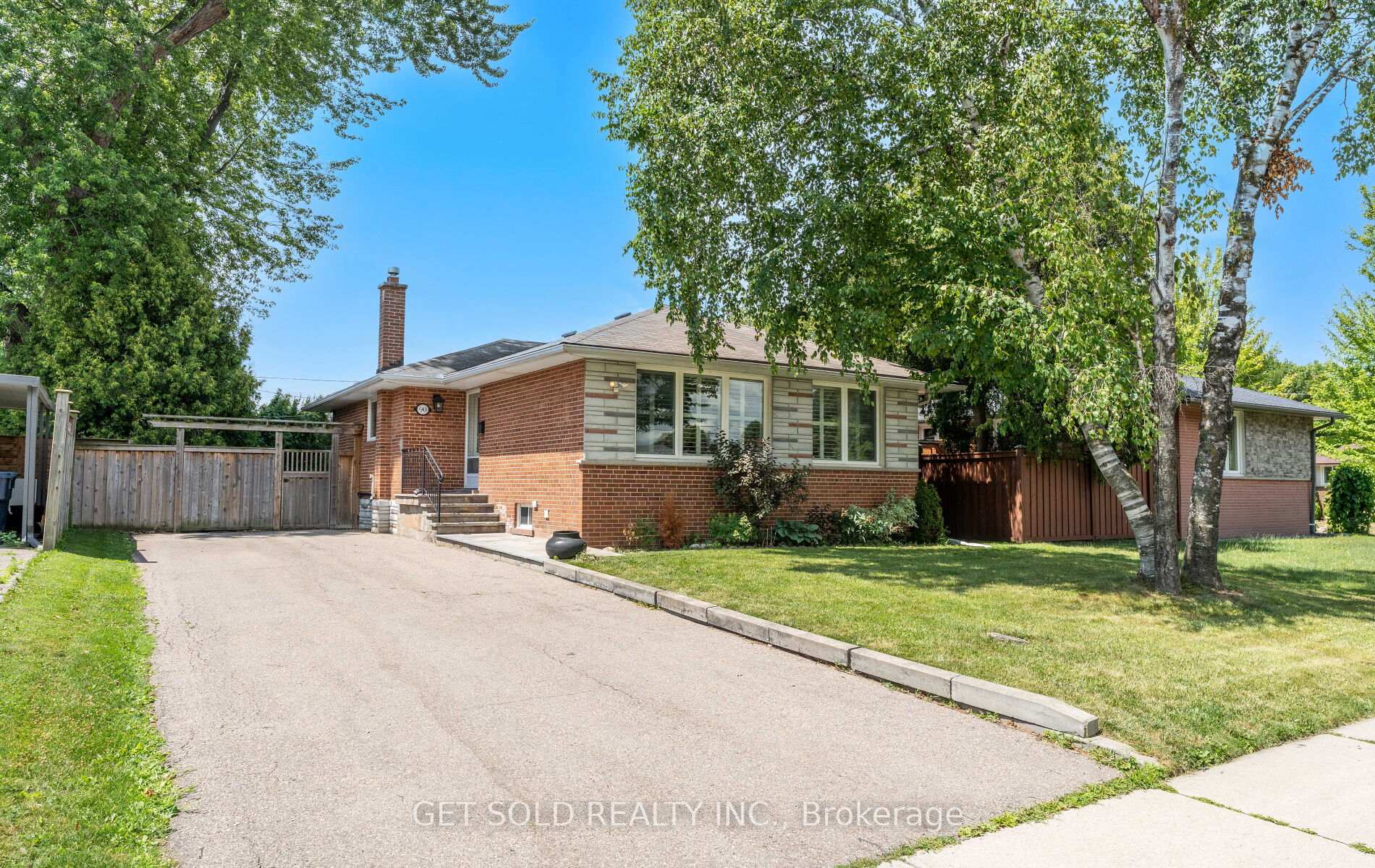 Photo 4 of 90 Celestine Drive, Etobicoke, Willowridge-Martingrove-Richview — HOMEH