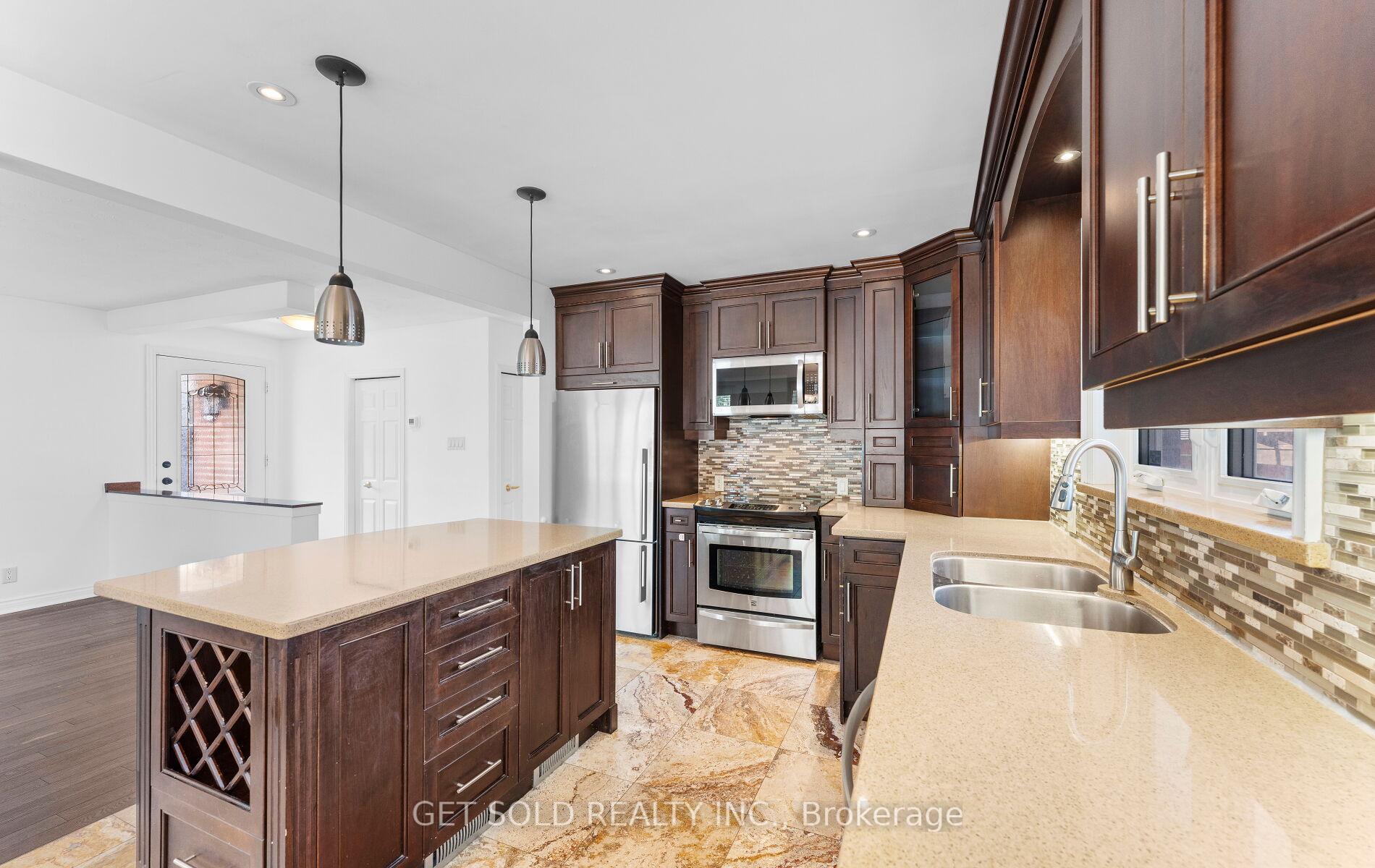 Photo 18 of 90 Celestine Drive, Etobicoke, Willowridge-Martingrove-Richview — HOMEH