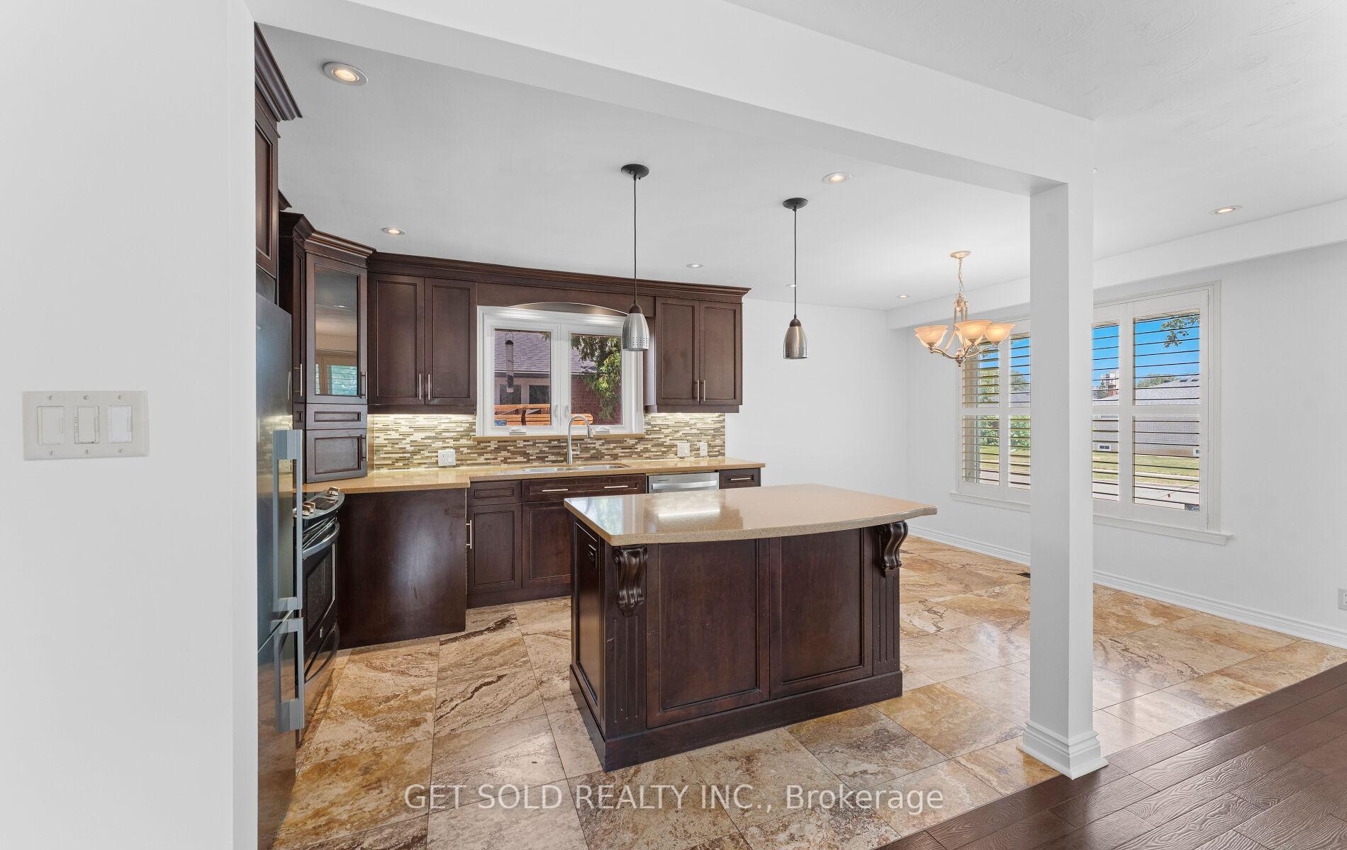 Photo 6 of 90 Celestine Drive, Etobicoke, Willowridge-Martingrove-Richview — HOMEH