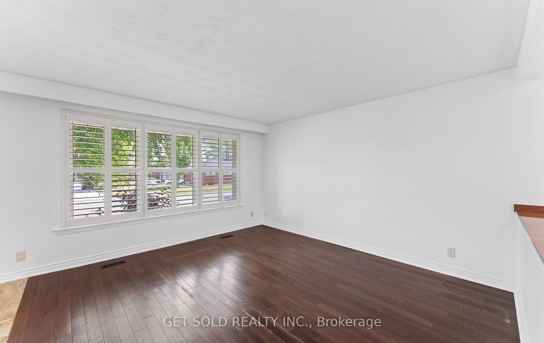 Photo 8 of 90 Celestine Drive, Etobicoke, Willowridge-Martingrove-Richview — HOMEH