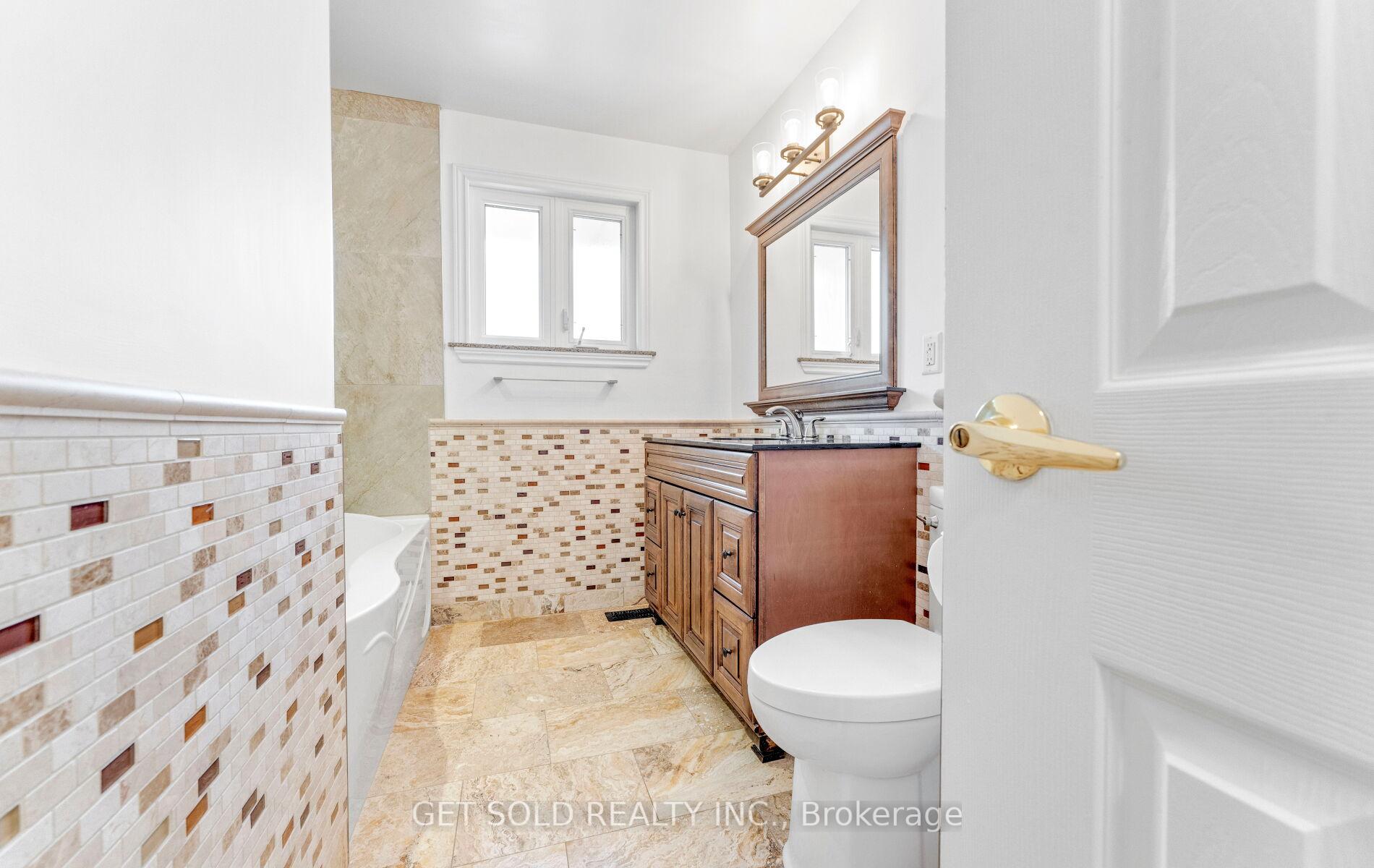 Photo 14 of 90 Celestine Drive, Etobicoke, Willowridge-Martingrove-Richview — HOMEH