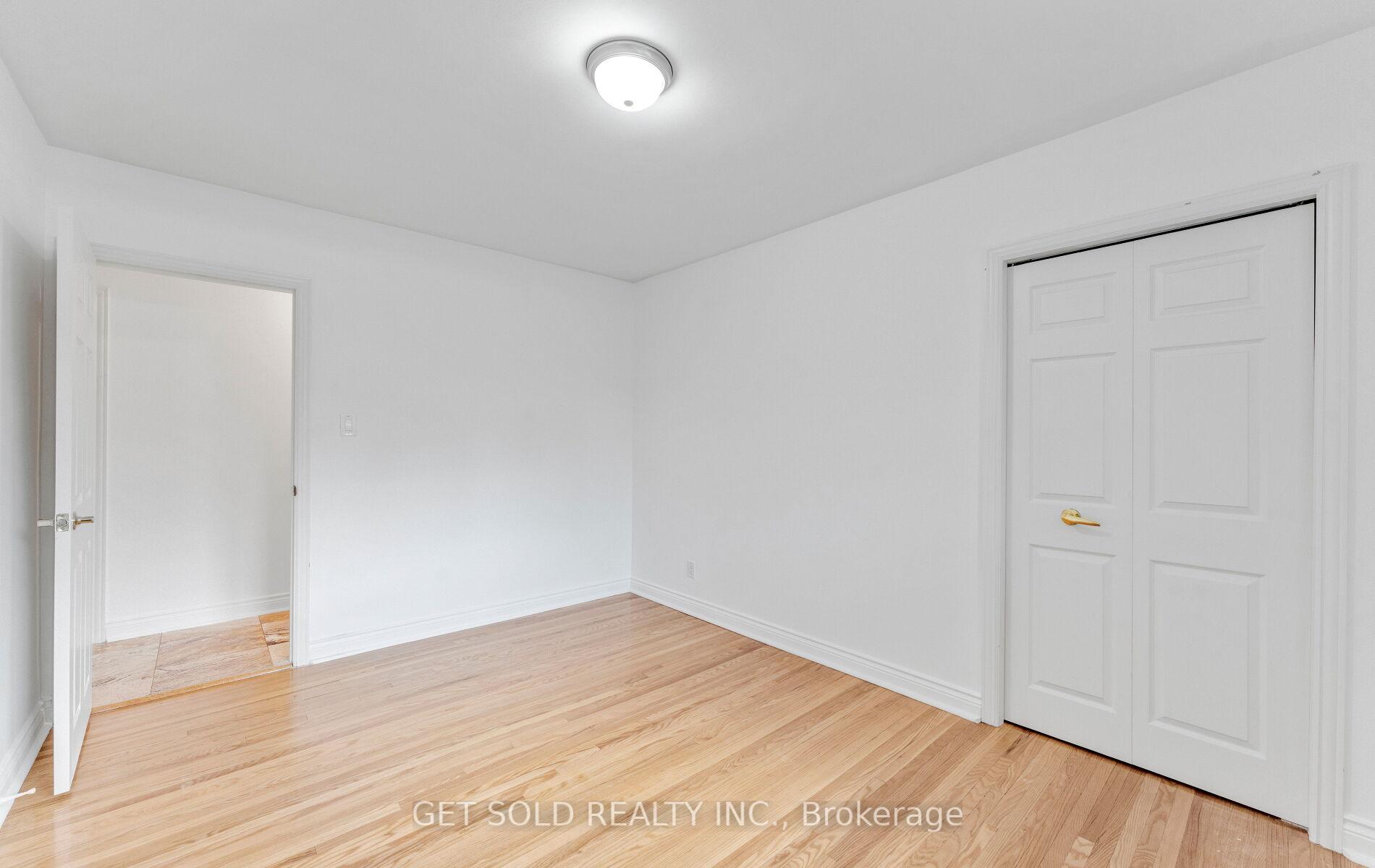 Photo 11 of 90 Celestine Drive, Etobicoke, Willowridge-Martingrove-Richview — HOMEH