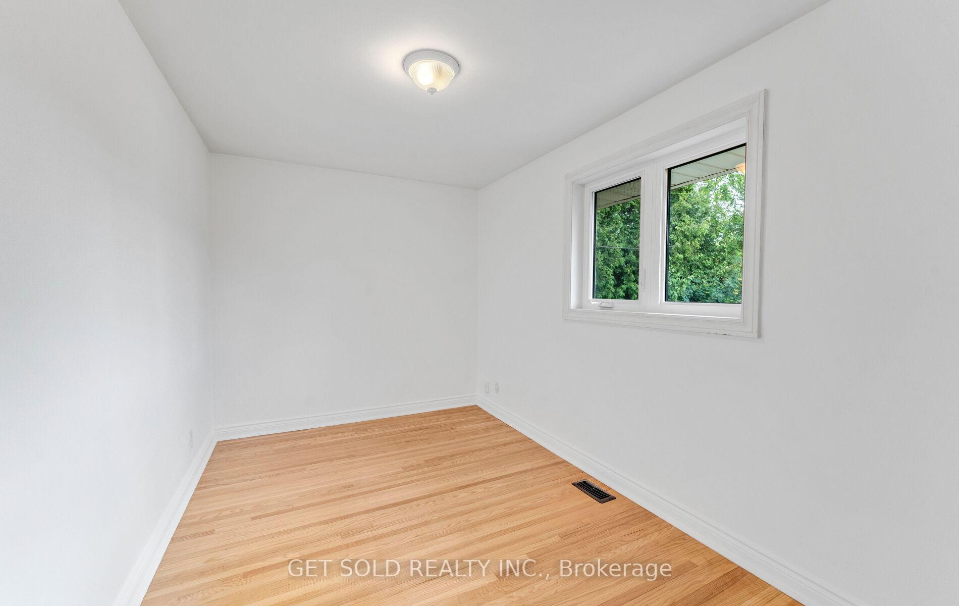Photo 17 of 90 Celestine Drive, Etobicoke, Willowridge-Martingrove-Richview — HOMEH