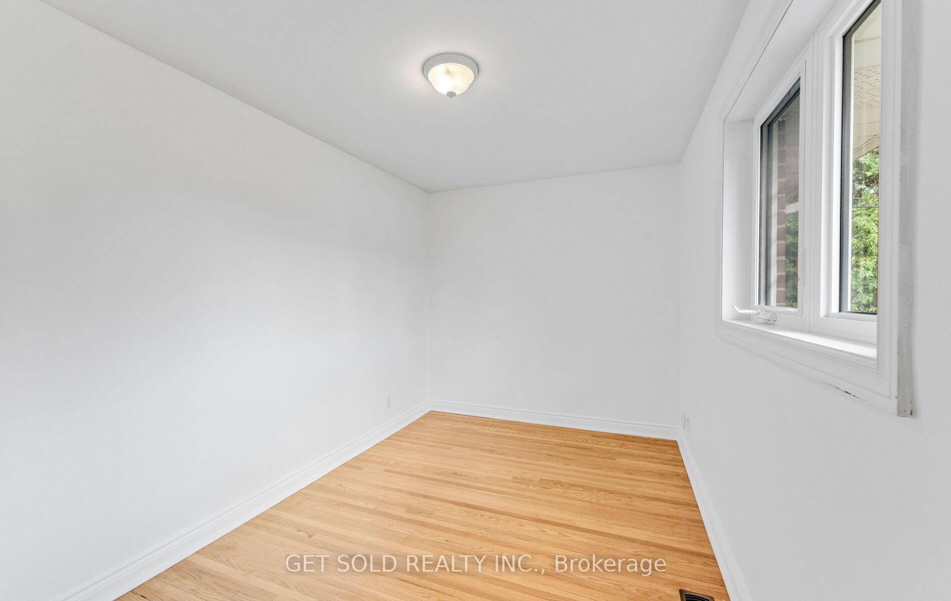 Photo 15 of 90 Celestine Drive, Etobicoke, Willowridge-Martingrove-Richview — HOMEH
