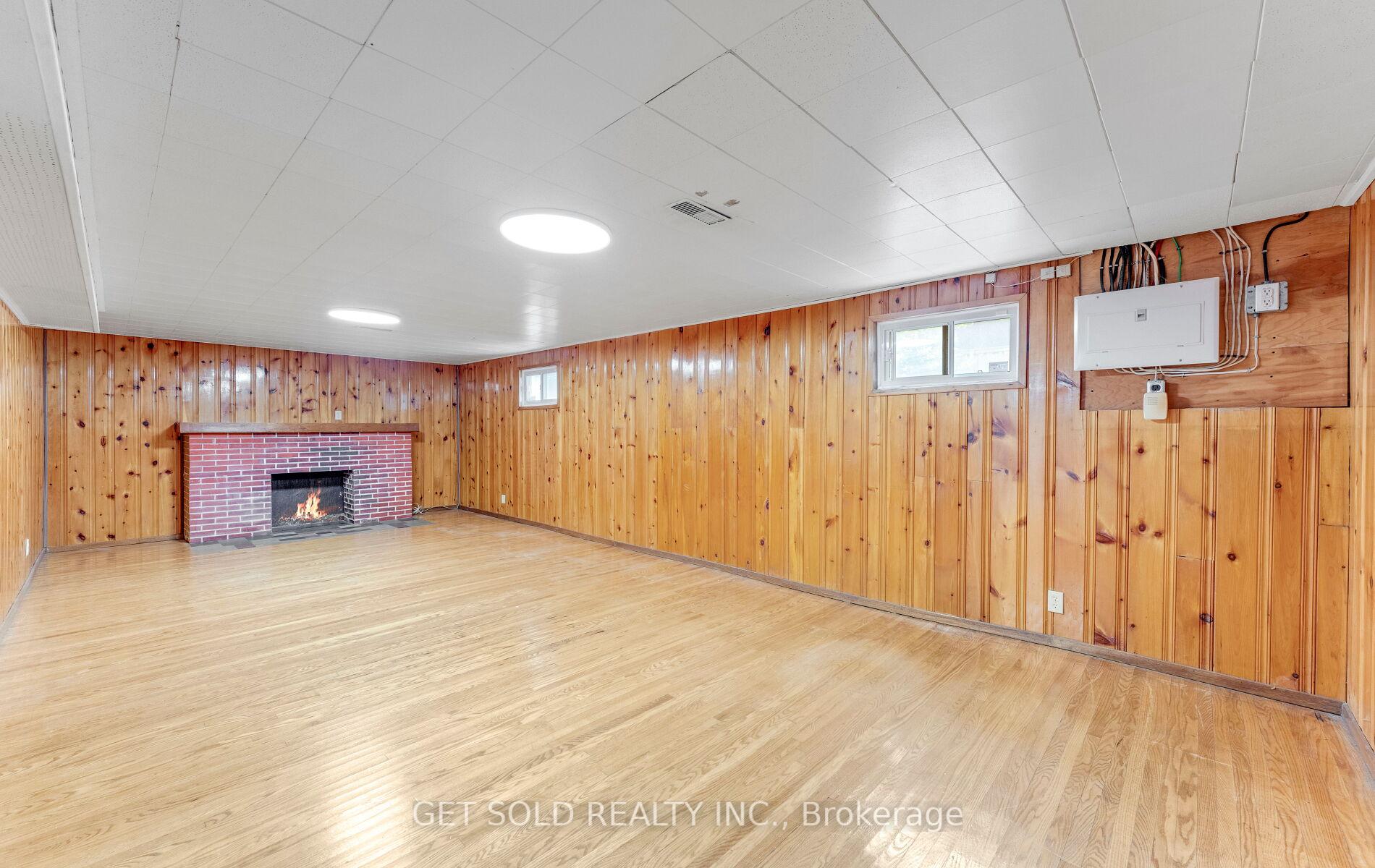 Photo 23 of 90 Celestine Drive, Etobicoke, Willowridge-Martingrove-Richview — HOMEH