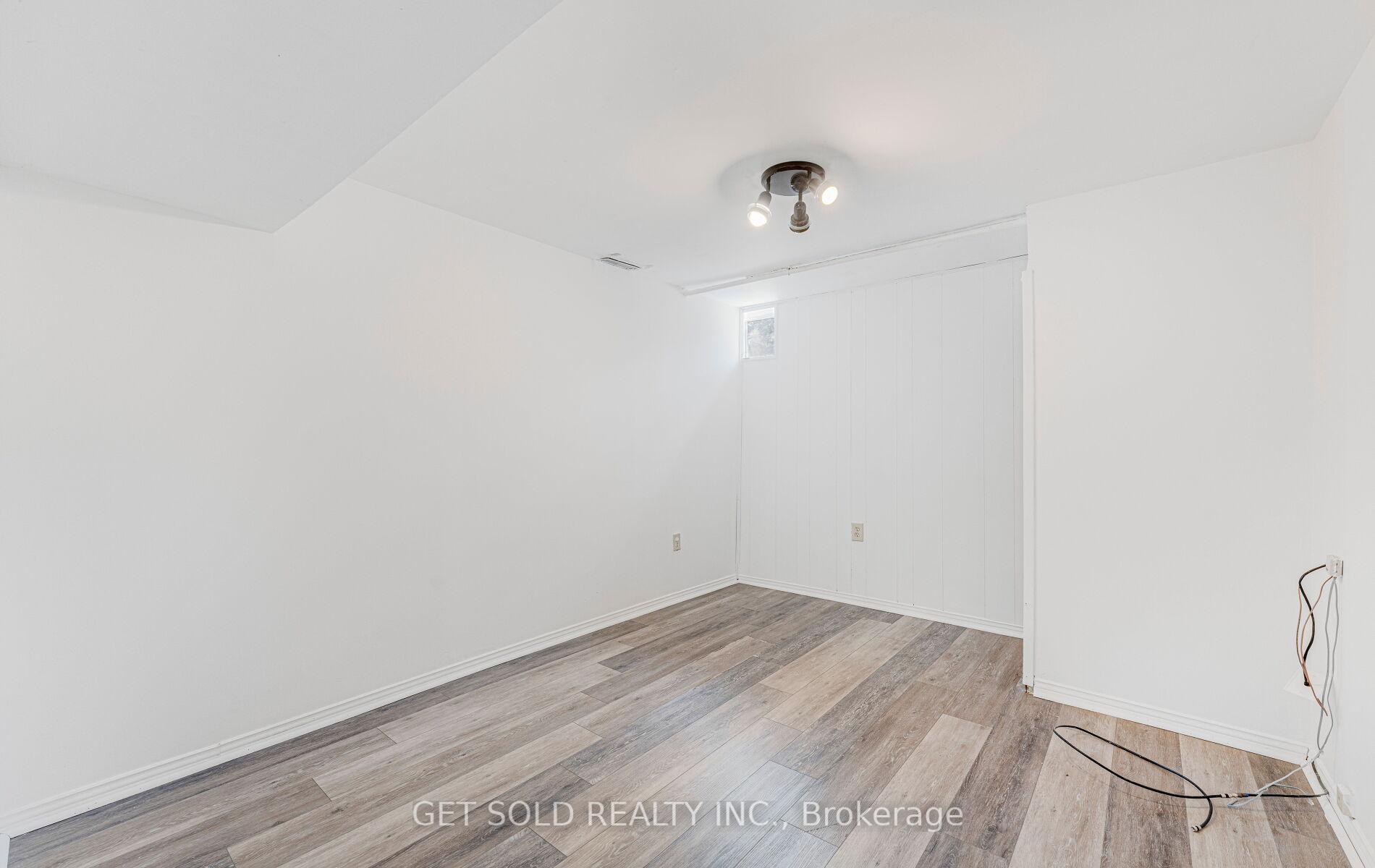 Photo 43 of 90 Celestine Drive, Etobicoke, Willowridge-Martingrove-Richview — HOMEH
