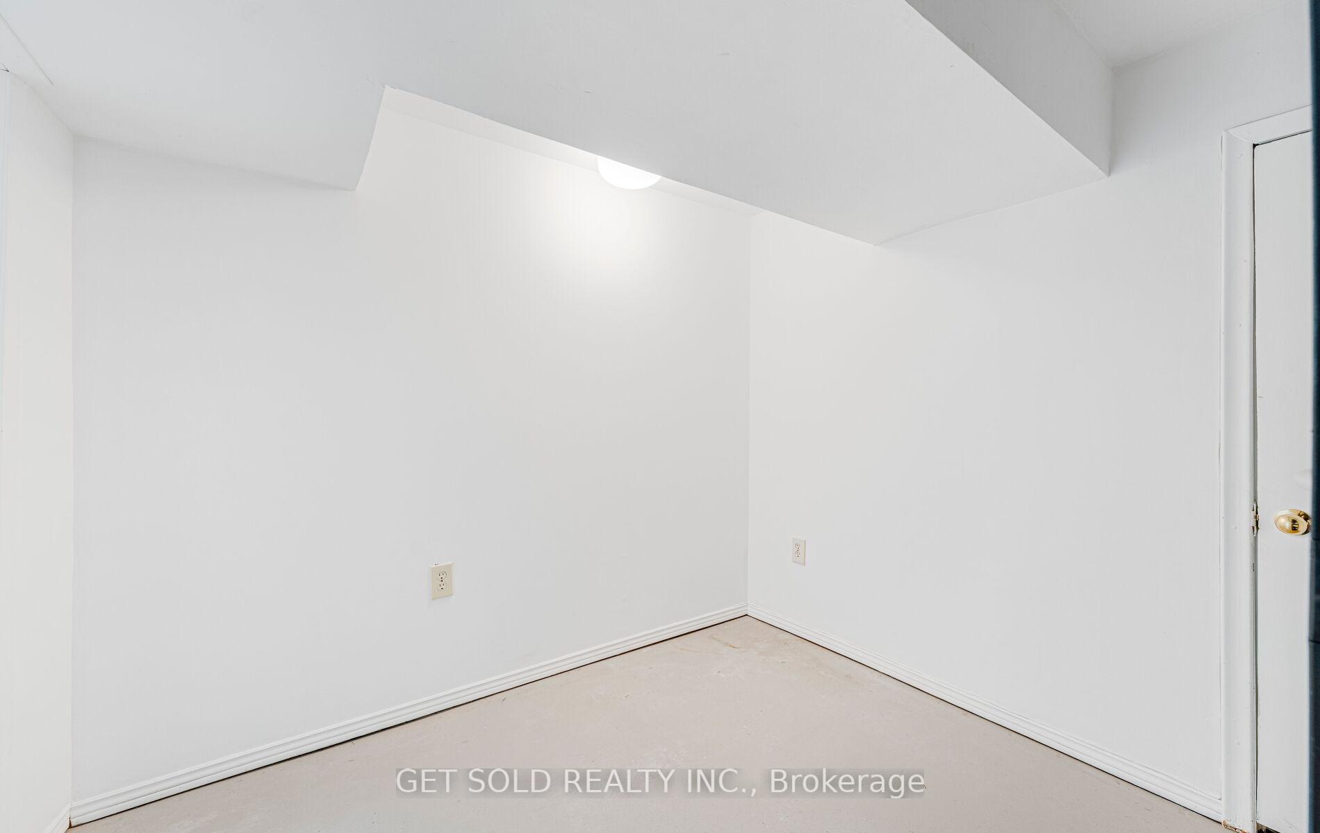 Photo 25 of 90 Celestine Drive, Etobicoke, Willowridge-Martingrove-Richview — HOMEH