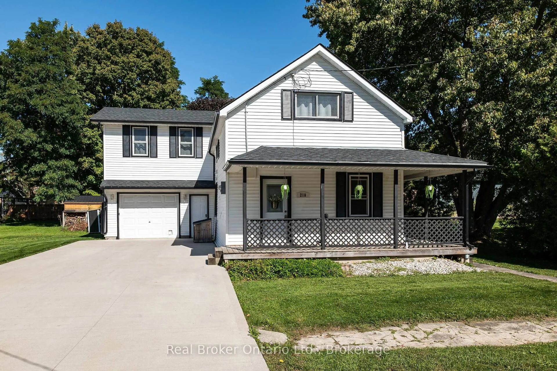 Front of 218 Cambridge Street