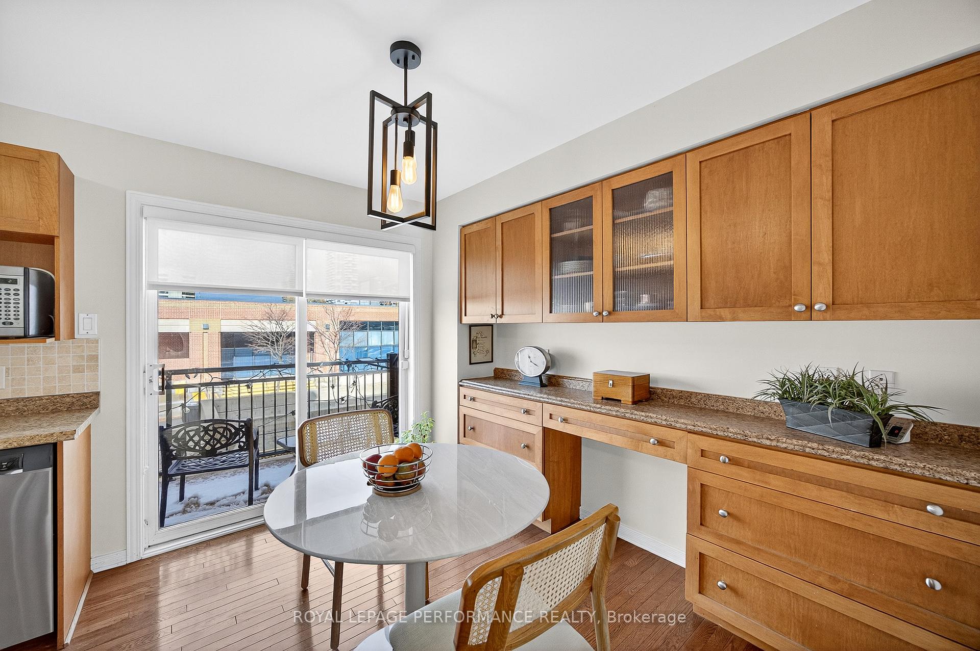 Photo 13 of 9 Panorama Private, Ottawa, Ottawa West — HOMEH