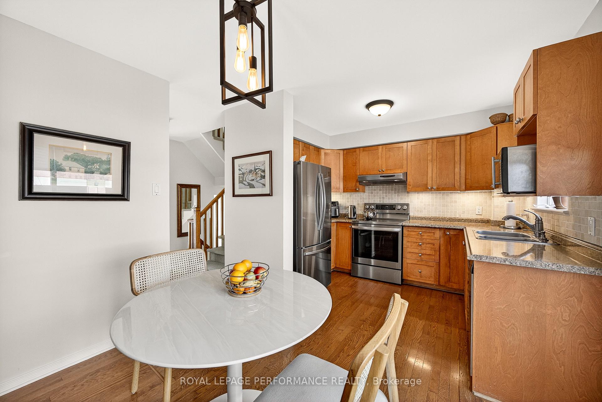 Photo 16 of 9 Panorama Private, Ottawa, Ottawa West — HOMEH