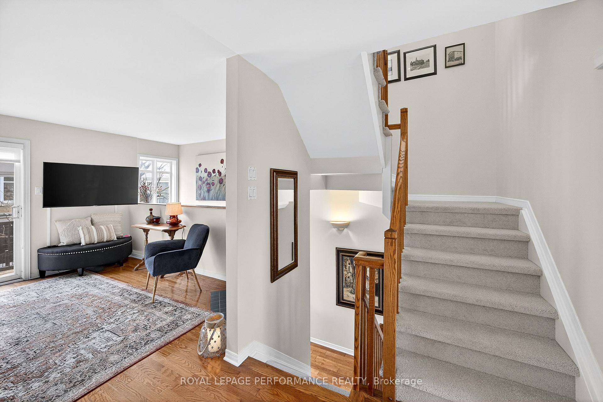 Photo 21 of 9 Panorama Private, Ottawa, Ottawa West — HOMEH