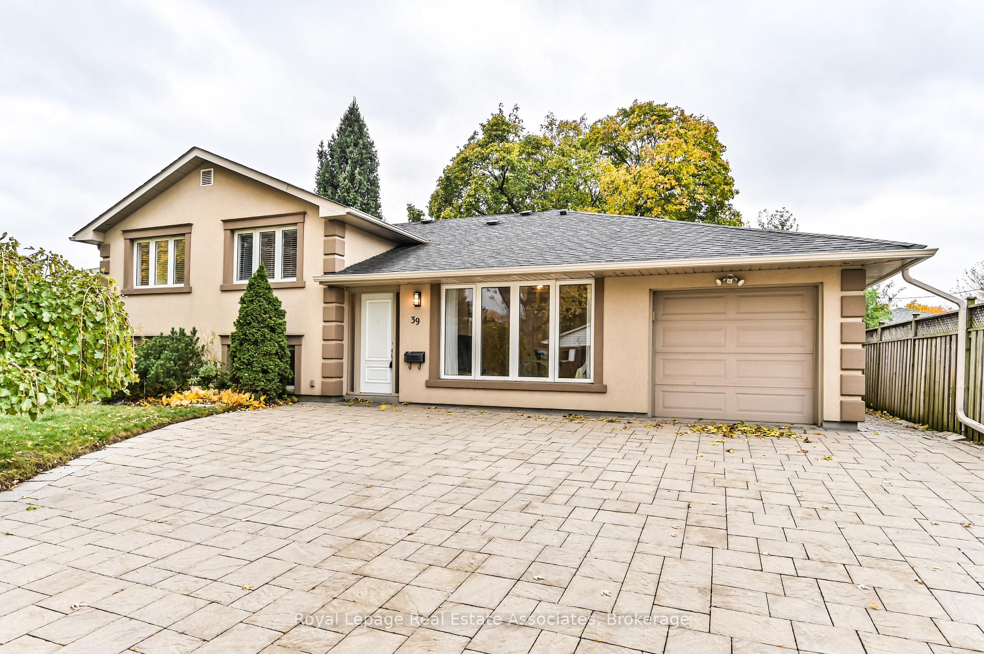 Photo 1 of 39 Shipley Road, Etobicoke, Willowridge-Martingrove-Richview — HOMEH