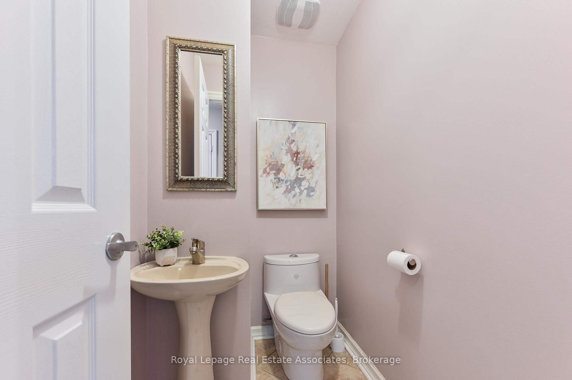Photo 15 of 39 Shipley Road, Etobicoke, Willowridge-Martingrove-Richview — HOMEH