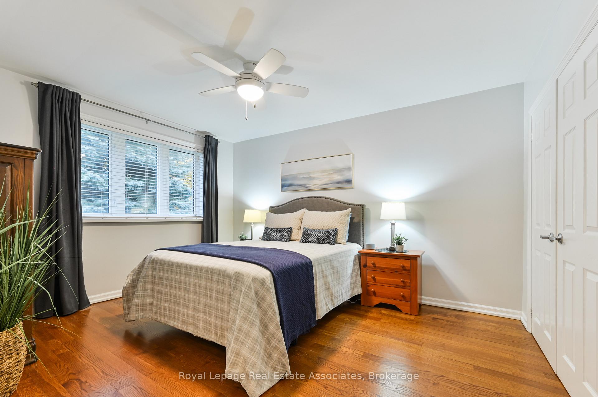 Photo 18 of 39 Shipley Road, Etobicoke, Willowridge-Martingrove-Richview — HOMEH