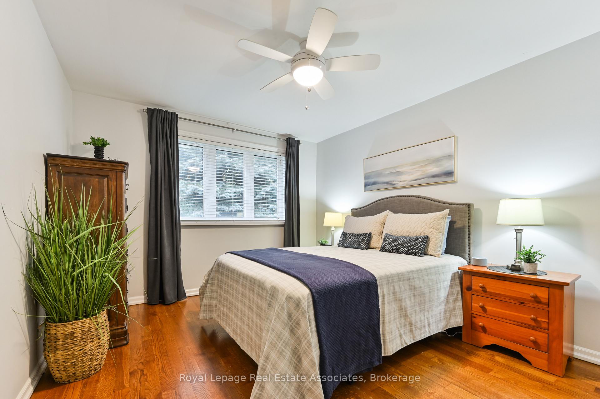 Photo 19 of 39 Shipley Road, Etobicoke, Willowridge-Martingrove-Richview — HOMEH