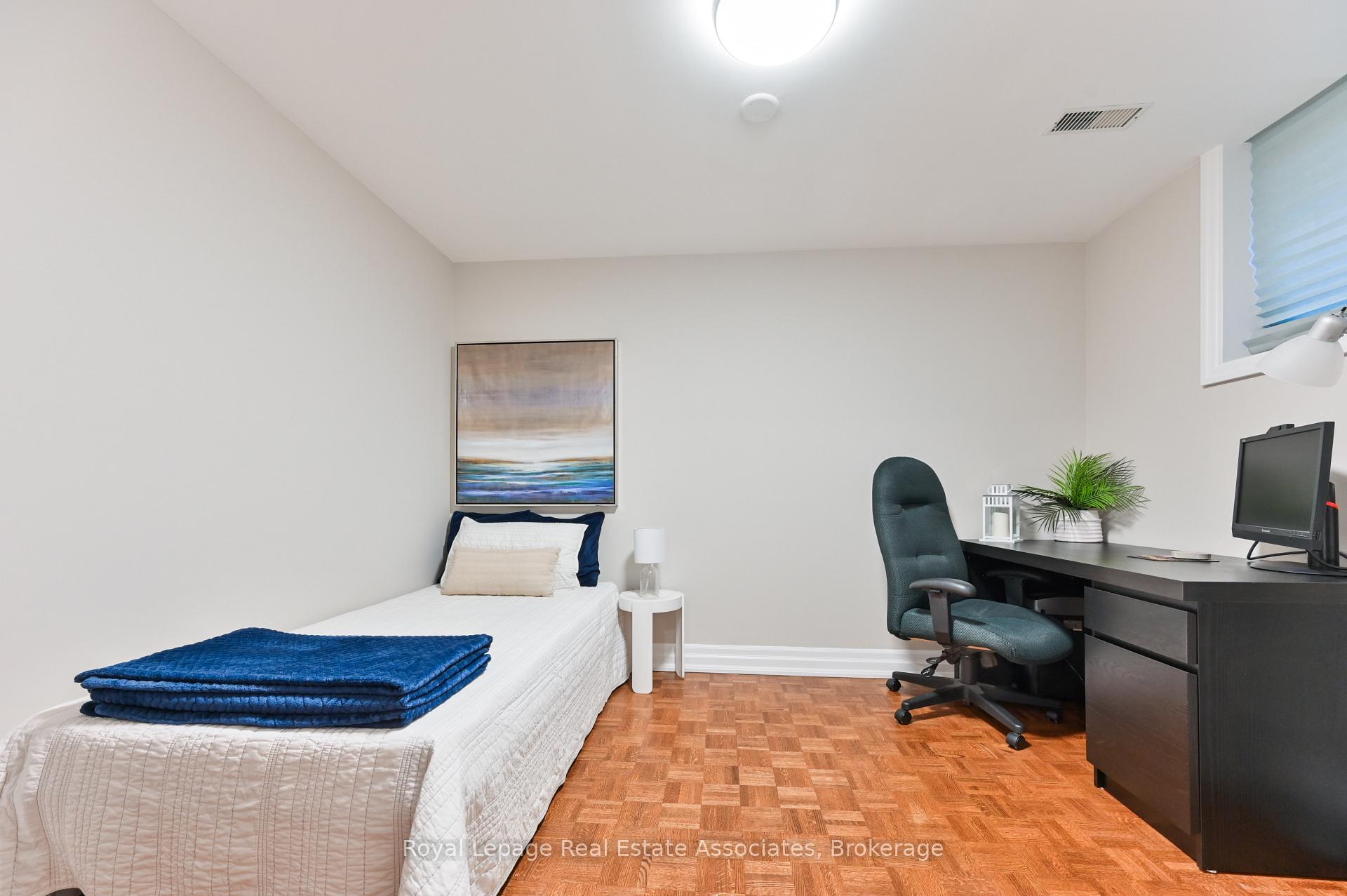 Photo 26 of 39 Shipley Road, Etobicoke, Willowridge-Martingrove-Richview — HOMEH