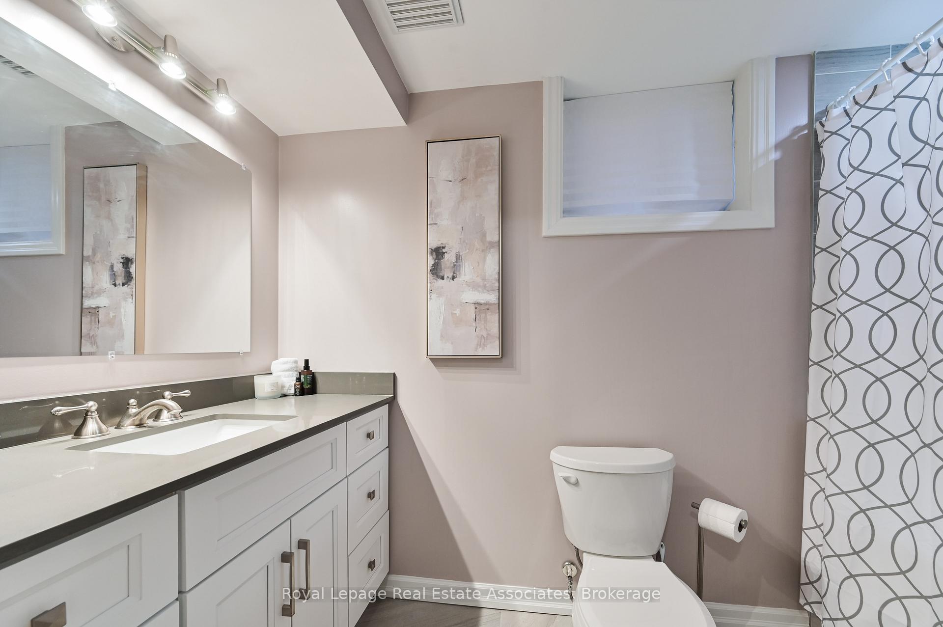 Photo 27 of 39 Shipley Road, Etobicoke, Willowridge-Martingrove-Richview — HOMEH