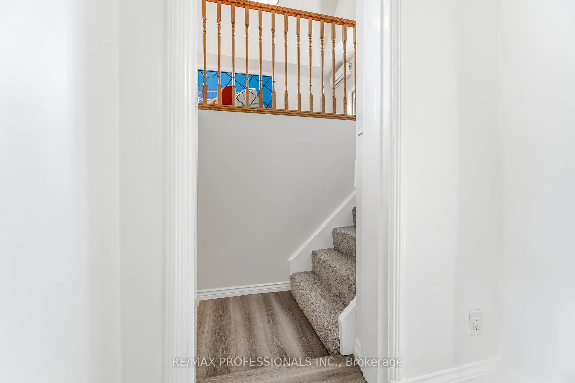 Photo 17 of 15 Twenty-Seventh Street, Etobicoke, Long Branch — HOMEH