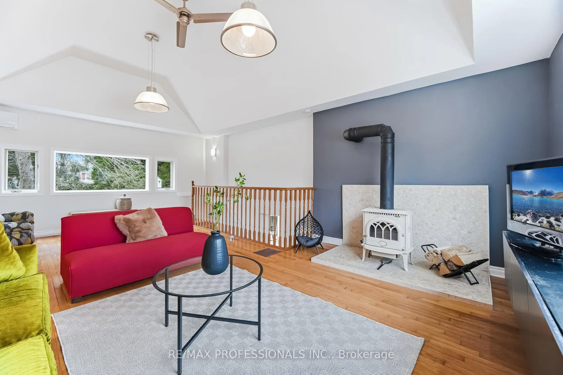 Photo 21 of 15 Twenty-Seventh Street, Etobicoke, Long Branch — HOMEH