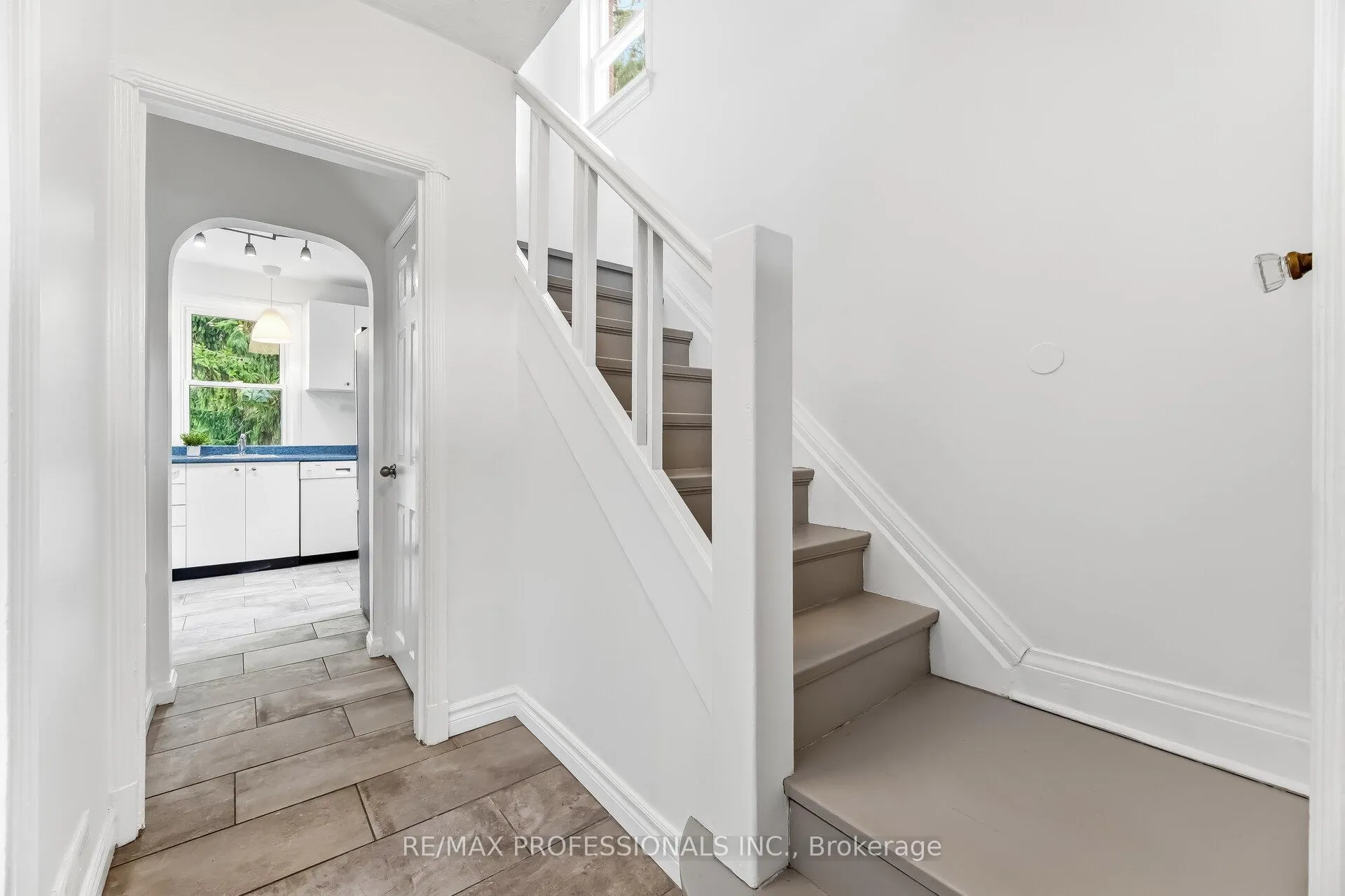 Photo 22 of 15 Twenty-Seventh Street, Etobicoke, Long Branch — HOMEH