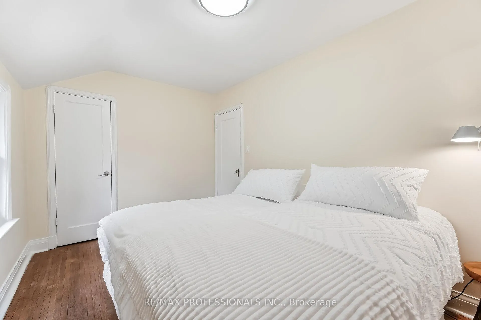 Photo 24 of 15 Twenty-Seventh Street, Etobicoke, Long Branch — HOMEH