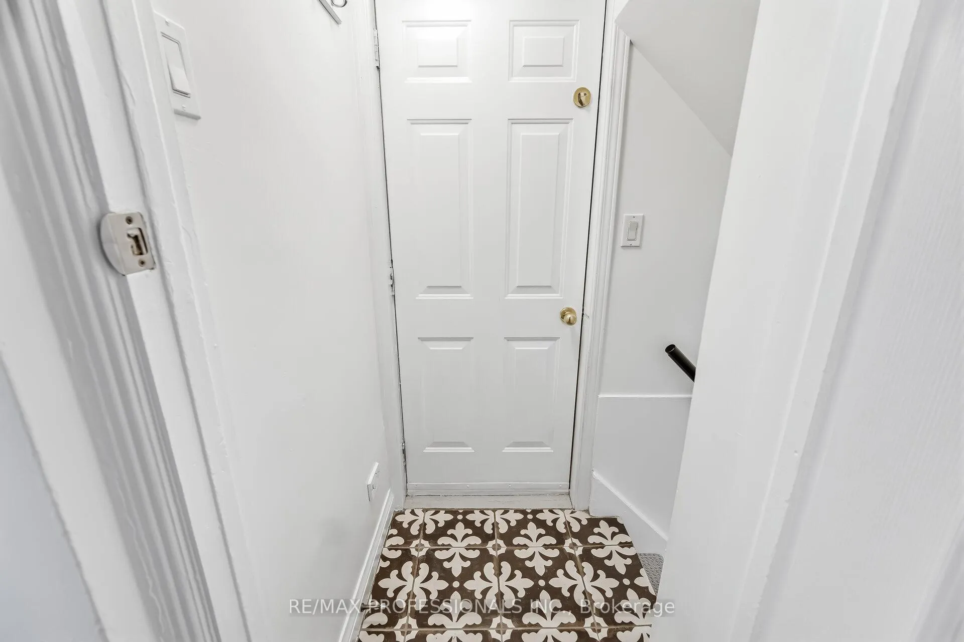Photo 36 of 15 Twenty-Seventh Street, Etobicoke, Long Branch — HOMEH