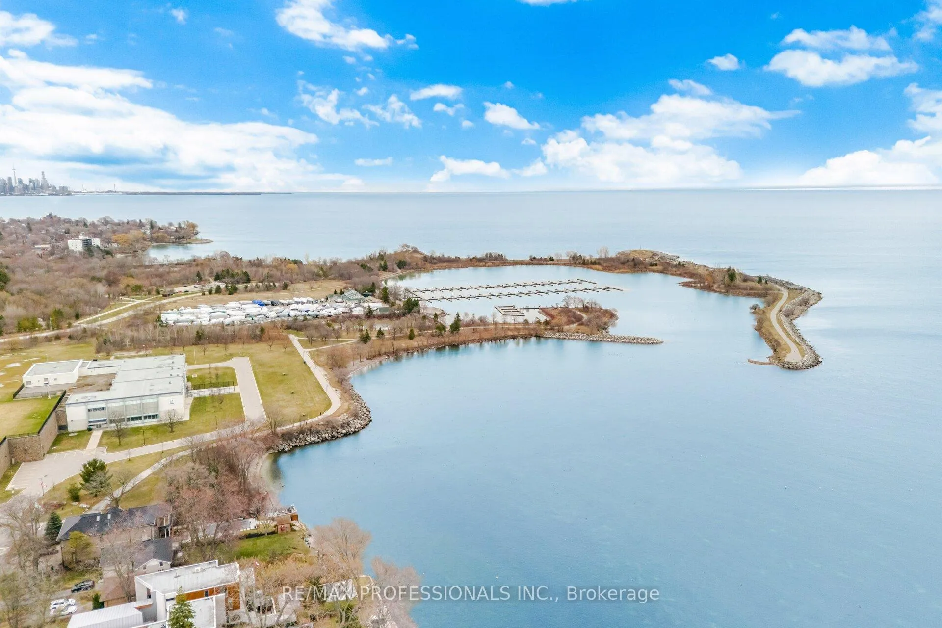 Photo 47 of 15 Twenty-Seventh Street, Etobicoke, Long Branch — HOMEH