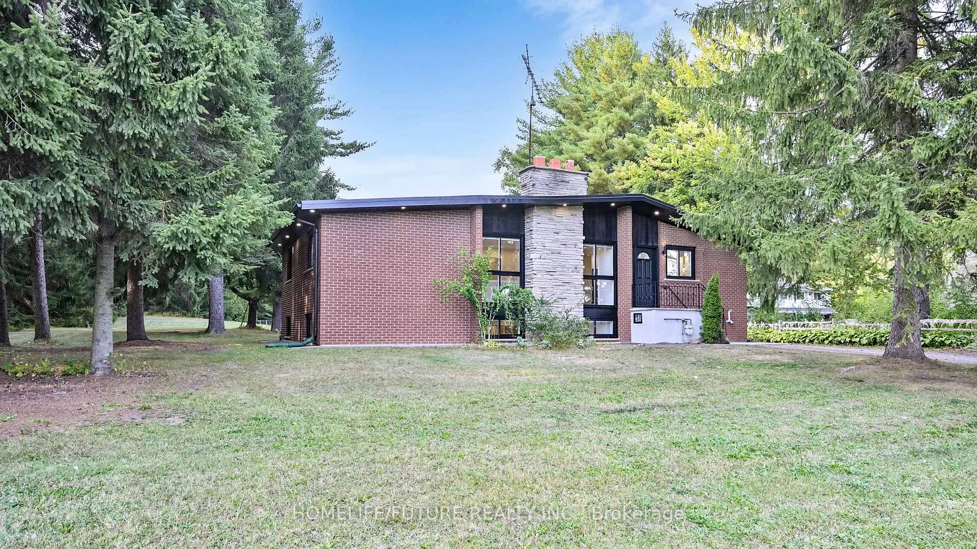 Photo 2 of 474 Taunton Road W, Ajax, Northwest Ajax — HOMEH