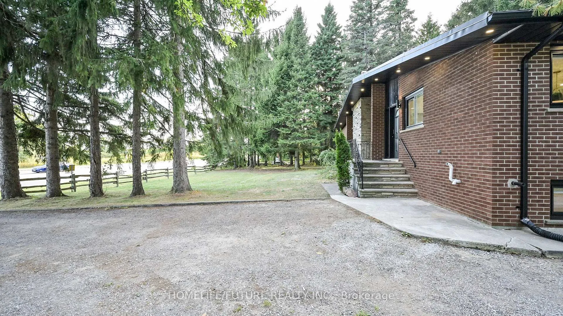 Photo 4 of 474 Taunton Road W, Ajax, Northwest Ajax — HOMEH