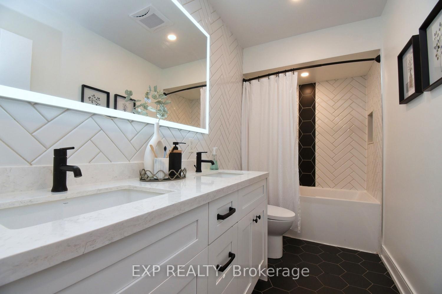Photo 17 of 179 Willowridge Road, Etobicoke, Willowridge-Martingrove-Richview — HOMEH