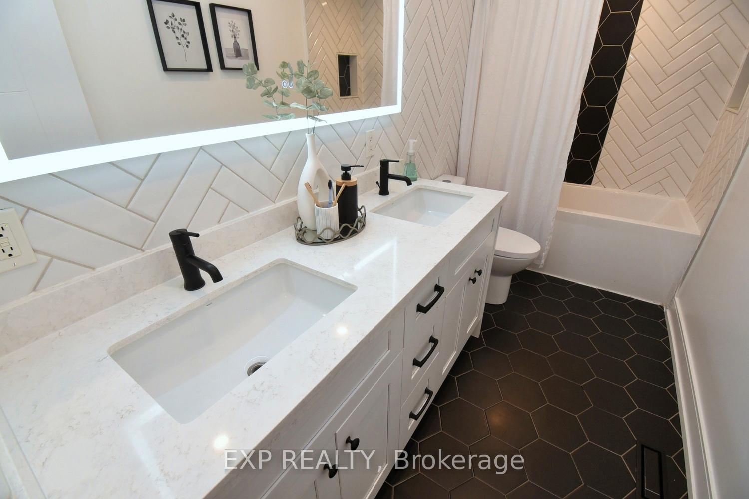 Photo 18 of 179 Willowridge Road, Etobicoke, Willowridge-Martingrove-Richview — HOMEH
