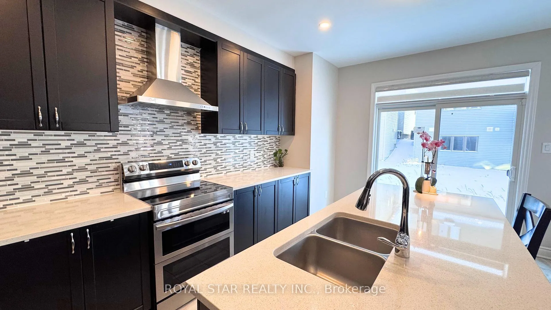 Photo 14 of 25 Racemose Street, Ottawa, Barrhaven - Half Moon Bay — HOMEH