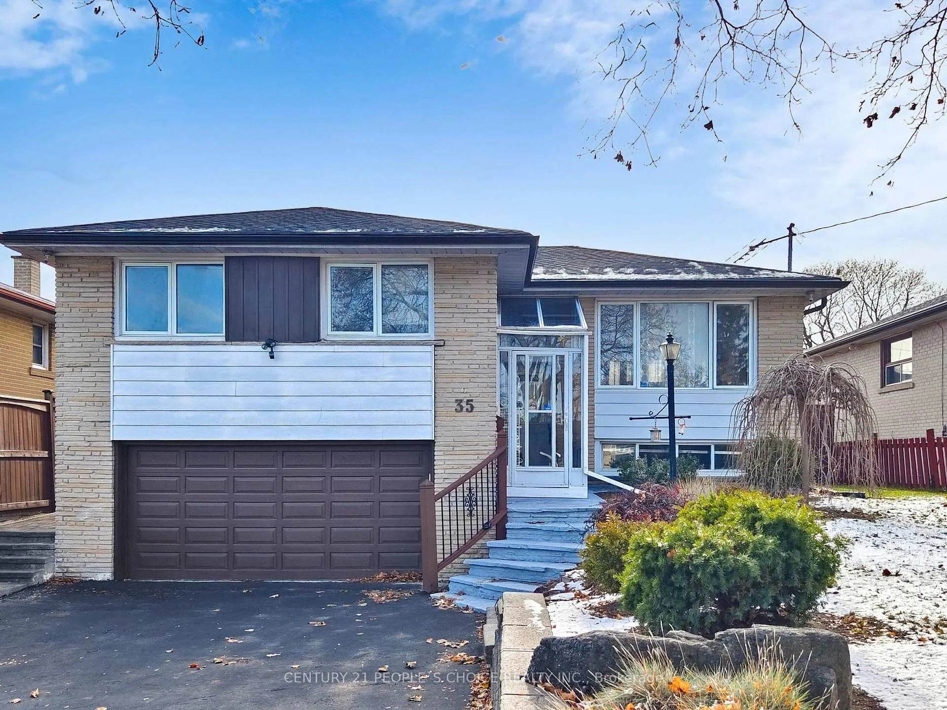 Front of 35 Westhumber Boulevard