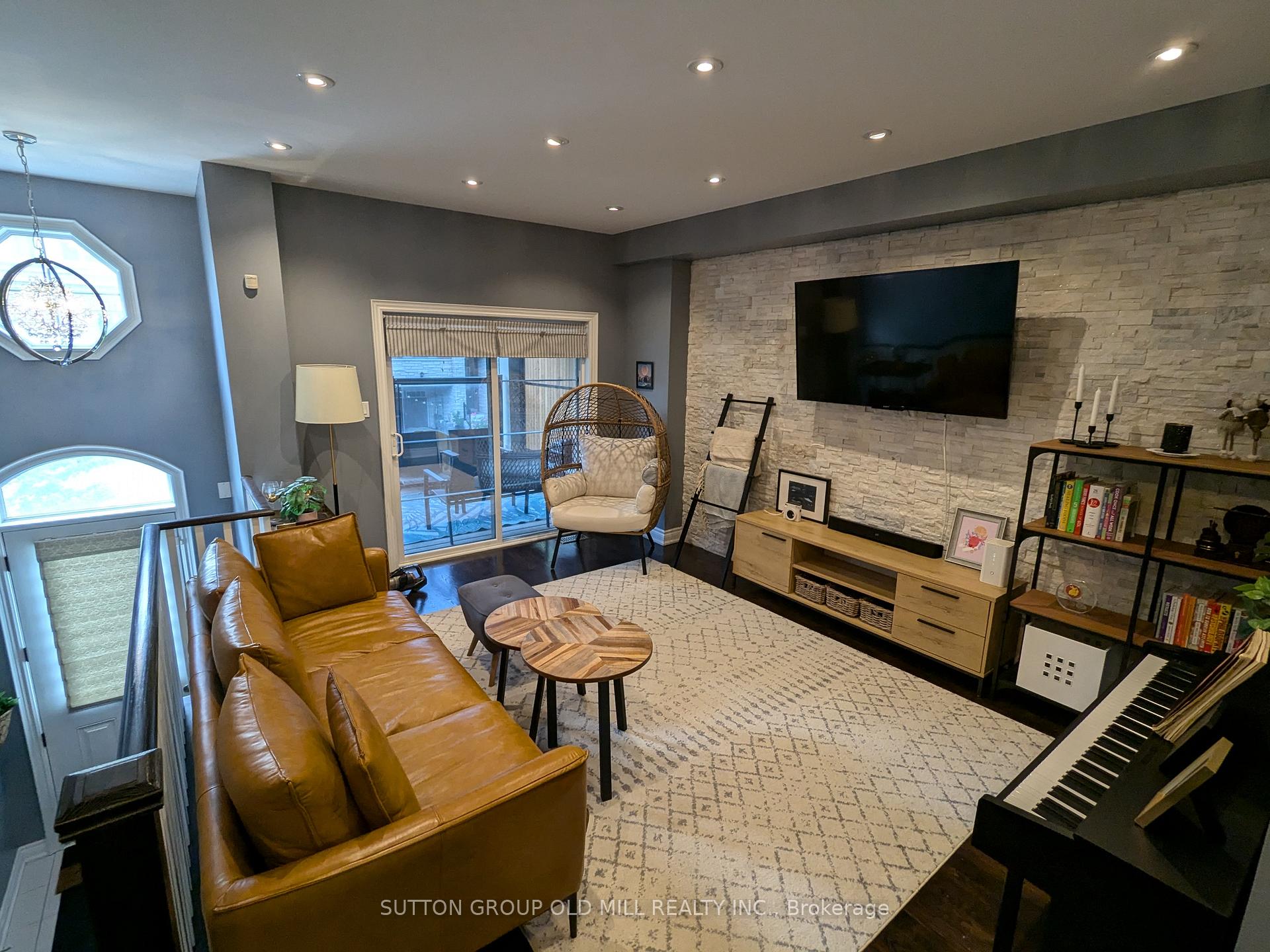 Photo 16 of 43 Dryden Way, Etobicoke, Willowridge-Martingrove-Richview — HOMEH