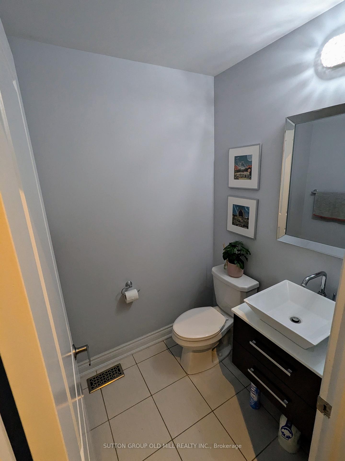Photo 9 of 43 Dryden Way, Etobicoke, Willowridge-Martingrove-Richview — HOMEH