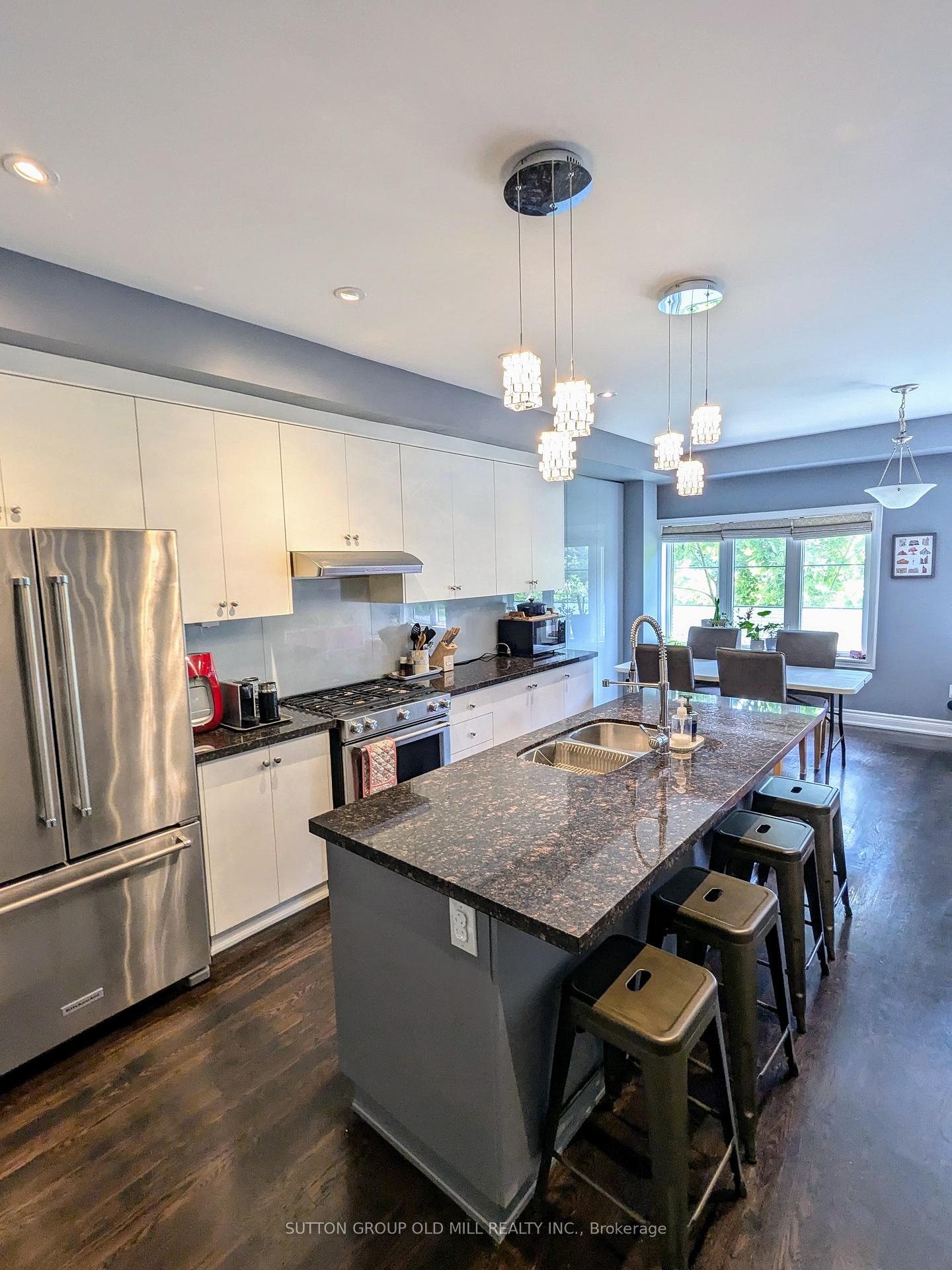 Photo 13 of 43 Dryden Way, Etobicoke, Willowridge-Martingrove-Richview — HOMEH