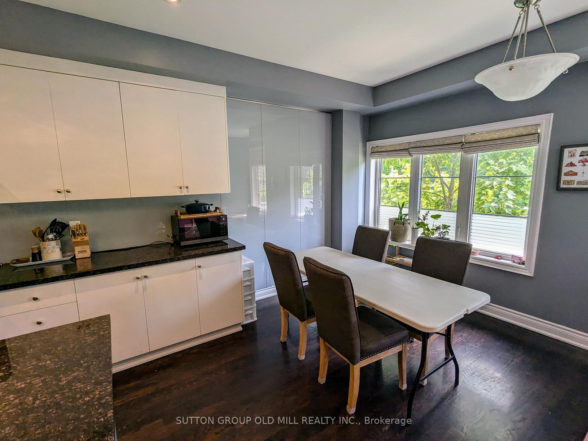 Photo 12 of 43 Dryden Way, Etobicoke, Willowridge-Martingrove-Richview — HOMEH